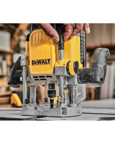 Фрезер DeWALT DWE625KT