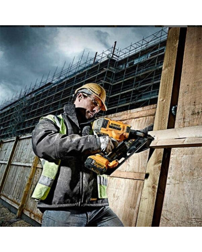 Степлер під цвяхи DeWALT DCN692N