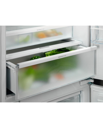 Холодильник с морозильной камерой Electrolux KNP7TE75S