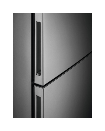 Холодильник с морозильной камерой Electrolux LNC7ME32X3