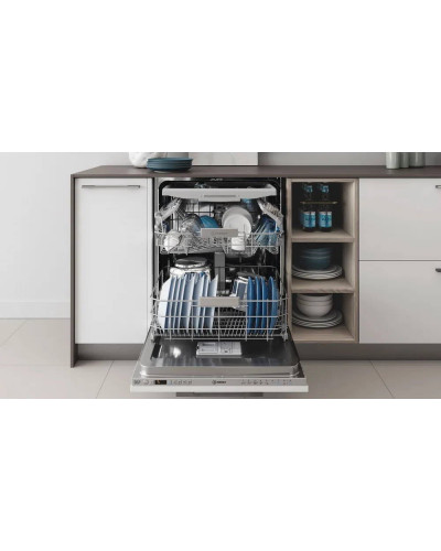 Посудомийна машина Indesit DIO3T131AFE