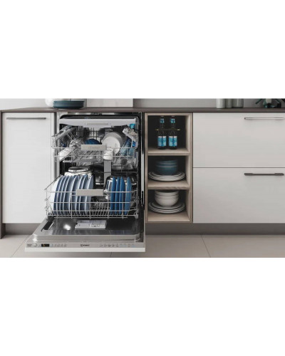 Посудомийна машина Indesit DIO3T131AFE