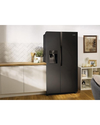 Холодильник з морозильною камерою Gorenje NRS9EVB