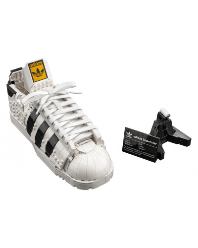 Блочный конструктор LEGO Adidas Originals Superstar (10282)