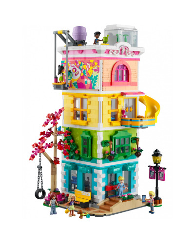 Блочный конструктор LEGO Friends Хартлейк-Сити. Общественный центр (41748)