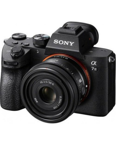 Стандартный объектив Sony SEL50F25G 50mm f/2,5G