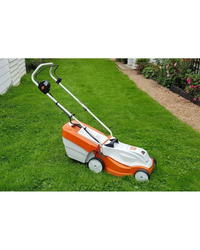 Газонокосарка акумуляторна STIHL RMA 235 Compact (63110111411)