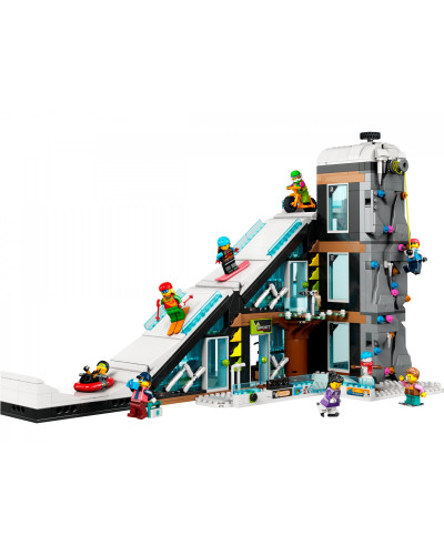 Блоковий конструктор LEGO City Гірськолижний і скелелазний центр (60366)