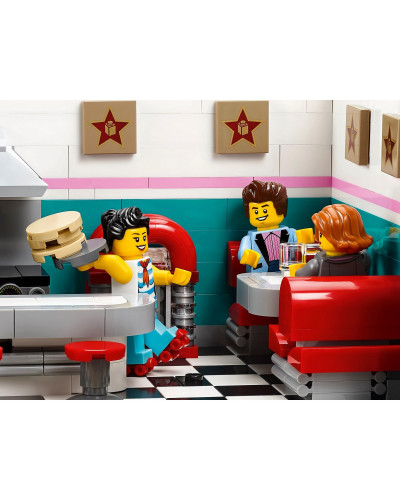 Блоковий конструктор LEGO Creator Ресторанчик в центрі (10260)